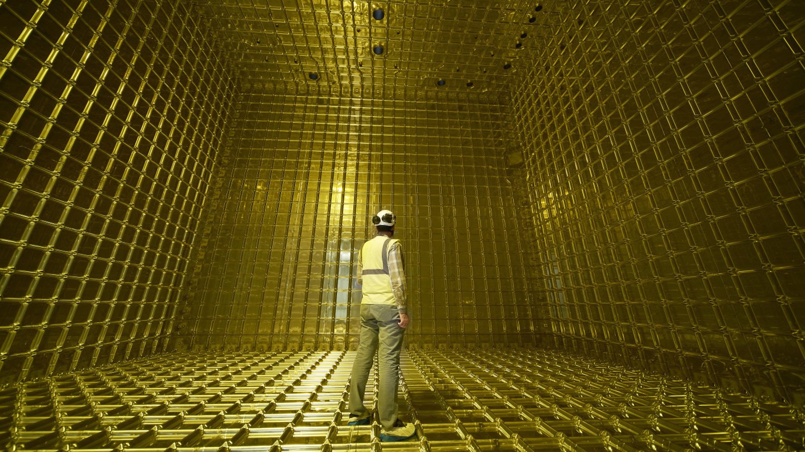 The DUNE neutrino experiment